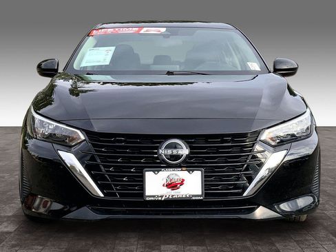 Used 2024 Nissan Sentra SV FWD image 2