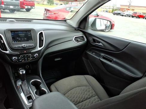 Used 2019 Chevrolet Equinox LT w/ Driver Convenience Package image 18