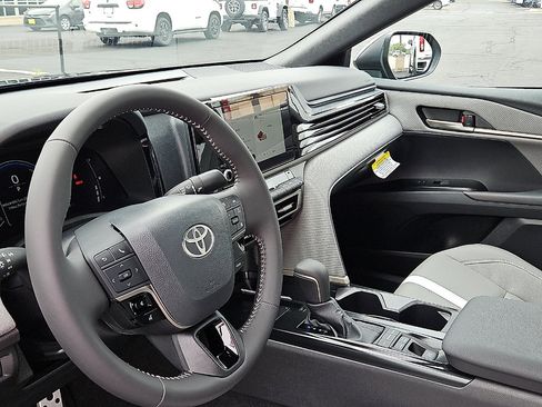 Certified 2026 Toyota Camry SE w/ Convenience Package FWD image 11