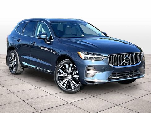 Used 2023 Volvo XC60 T8 Plus w/ Climate Package AWD/4WD image 2