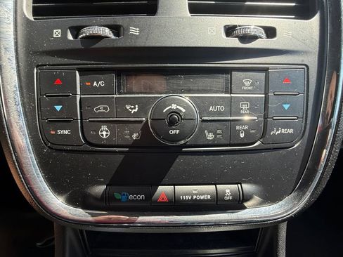 Used 2020 Dodge Grand Caravan GT FWD image 28