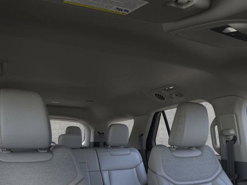 New 2025 Ford Explorer Active w/ Active Comfort Package image 22