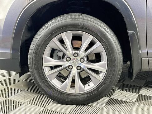 Used 2015 Toyota Highlander XLE AWD/4WD image 33