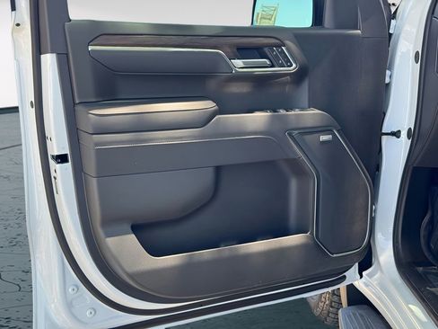 New 2026 GMC Sierra 1500 SLT AWD/4WD image 13