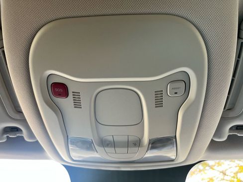 Used 2020 Jeep Renegade Sport image 33