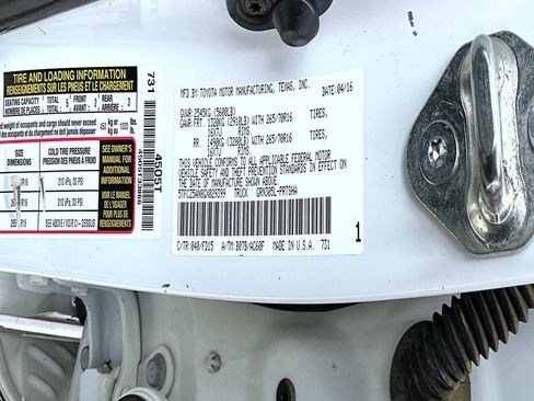 Used 2016 Toyota Tacoma TRD Sport image 27