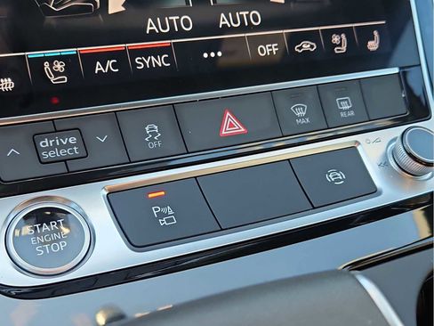 Certified 2025 Audi Q7 2.0T Premium Plus w/ Premium Plus Package AWD/4WD image 19