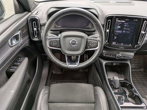Used 2021 Volvo XC40 P8 Recharge image 17