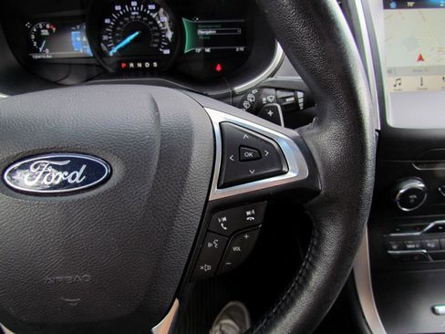 Used 2017 Ford Edge SEL w/ Equipment Group 201A image 32