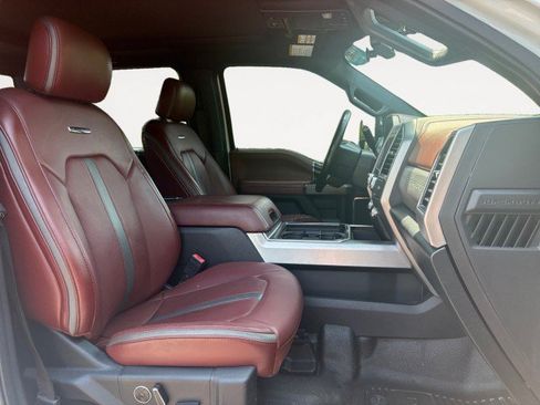 Used 2020 Ford F350 Platinum w/ Tremor Off-Road Package AWD/4WD image 12