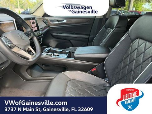 Certified 2024 Volkswagen Atlas SEL Premium R-Line AWD/4WD image 19