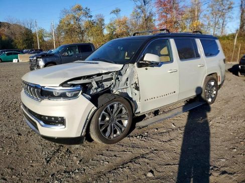 Used 2022 Jeep Grand Wagoneer Series III image 3