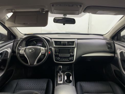 Used 2018 Nissan Altima 2.5 SV image 16