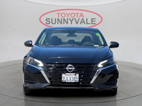 Used 2024 Nissan Altima 2.5 SV FWD image 11