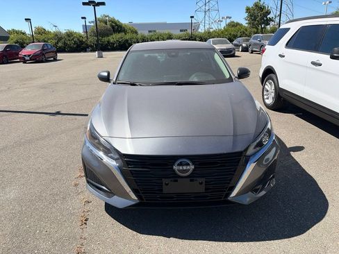 Used 2025 Nissan Altima 2.5 S FWD image 2