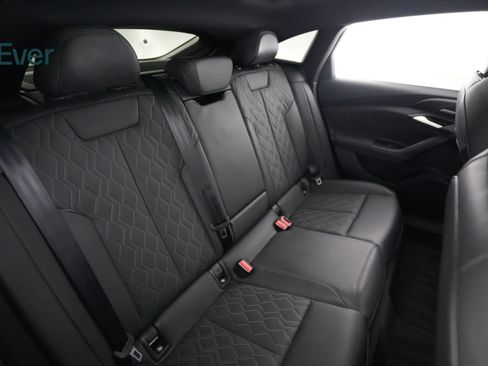 Used 2025 Audi S6 e-tron Premium Plus w/ Premium Plus AWD/4WD image 5