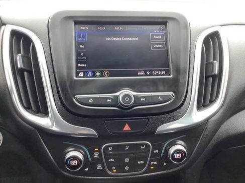 Used 2020 Chevrolet Equinox LT image 29