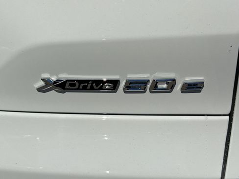 New 2026 BMW X5 xDrive50e w/ Executive Package image 11