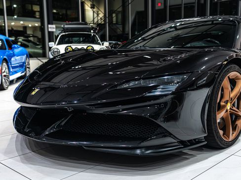 Used 2021 Ferrari SF90 Stradale image 39