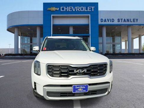 Used 2025 Kia Telluride S AWD/4WD image 3