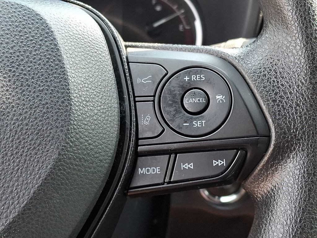 Certified 2025 Toyota RAV4 XLE AWD/4WD image 25