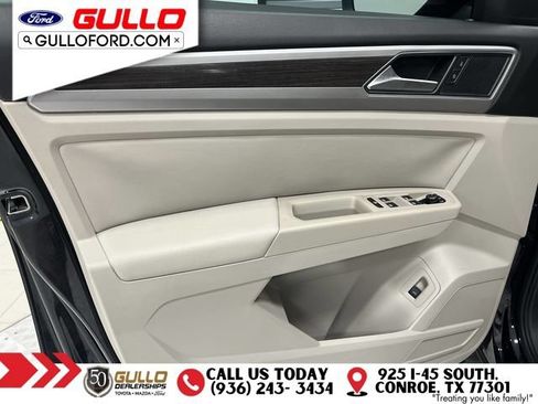 Used 2018 Volkswagen Atlas SE w/ R-Line Package FWD image 18