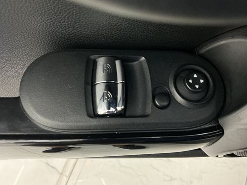 Used 2019 MINI Cooper S FWD image 35
