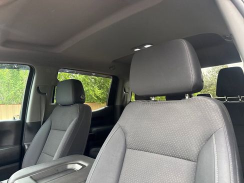 Used 2019 Chevrolet Silverado 1500 Custom Trail Boss w/ Custom Convenience Package AWD/4WD image 12