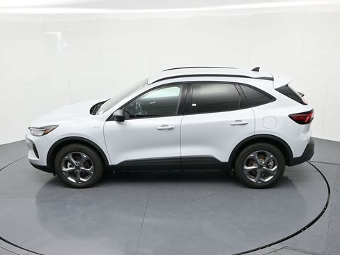 Used 2025 Ford Escape ST-Line image 17