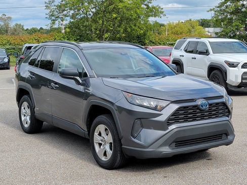 Used 2021 Toyota RAV4 LE AWD/4WD image 12