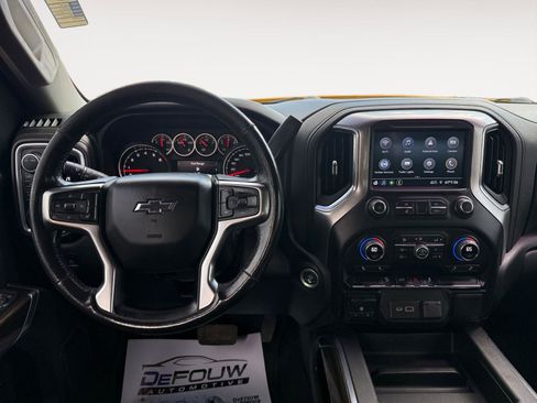 Used 2022 Chevrolet Silverado 1500 LT Trail Boss w/ LPO, Dark Essentials Package AWD/4WD image 13