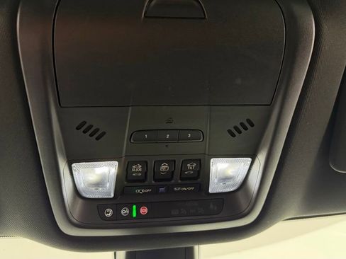Used 2023 Buick Enclave Avenir w/ Avenir Technology Package AWD/4WD image 26