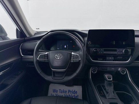 Certified 2025 Toyota Grand Highlander AWD image 21
