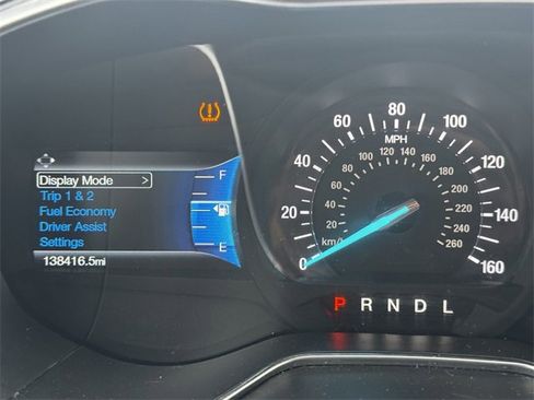 Used 2017 Ford Fusion SE w/ Fusion SE Technology Package image 26