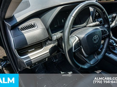 Used 2024 Toyota Grand Highlander AWD image 38
