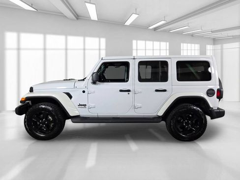 Used 2021 Jeep Wrangler Unlimited Sahara AWD/4WD image 4