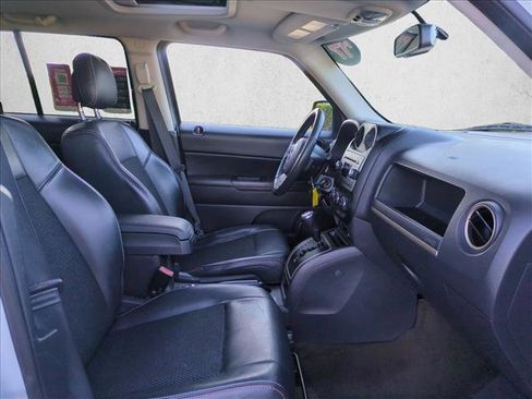 Used 2017 Jeep Patriot 75th Anniversary w/ Power Value Group image 19