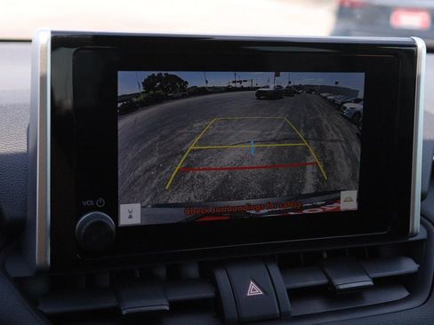 Used 2024 Toyota RAV4 XLE AWD/4WD image 18