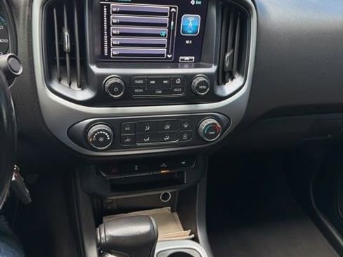 Used 2018 Chevrolet Colorado LT w/ Redline Special Edition image 18