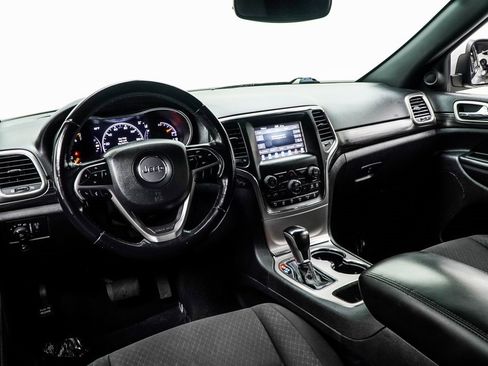 Used 2021 Jeep Grand Cherokee Laredo image 5