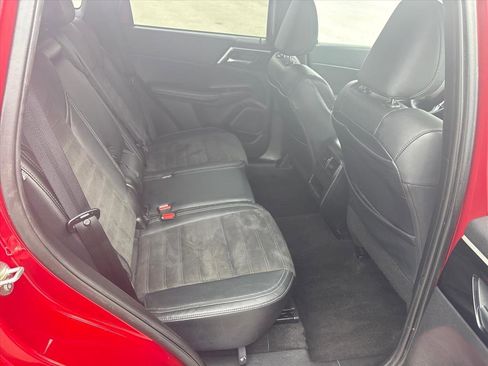 Used 2023 Mitsubishi Outlander SE image 42