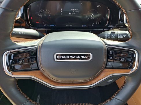 Used 2022 Jeep Grand Wagoneer Series III AWD/4WD image 23