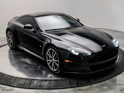 Used 2015 Aston Martin V8 Vantage GT RWD image 29