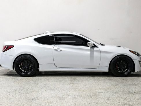 Used 2016 Hyundai Genesis Coupe 3.8 image 5