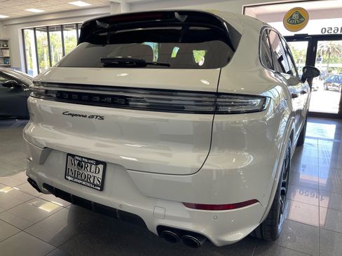 Used 2025 Porsche Cayenne GTS AWD/4WD image 18