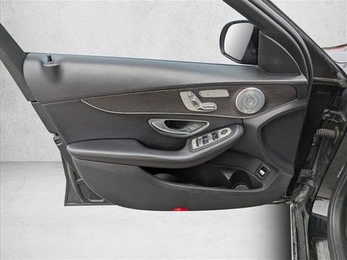 Used 2019 Mercedes-Benz C 300 4MATIC Sedan image 23