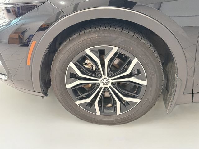 Certified 2024 Toyota Crown AWD/4WD image 23