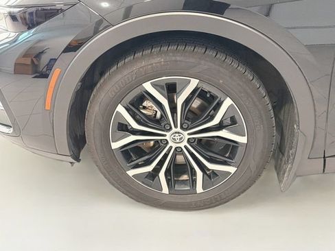 Certified 2024 Toyota Crown AWD/4WD image 23
