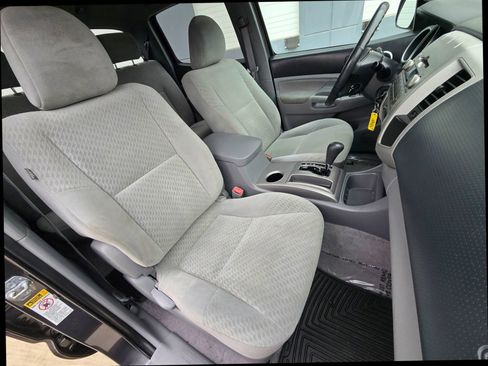 Used 2011 Toyota Tacoma 4x4 Double Cab w/ SR5 Pkg #2 image 9