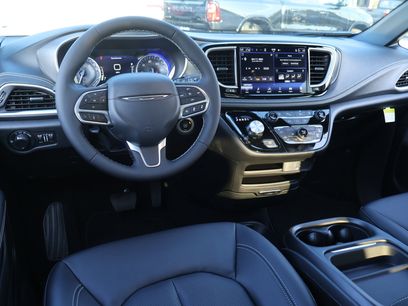 New 2027 Chrysler Pacifica Select